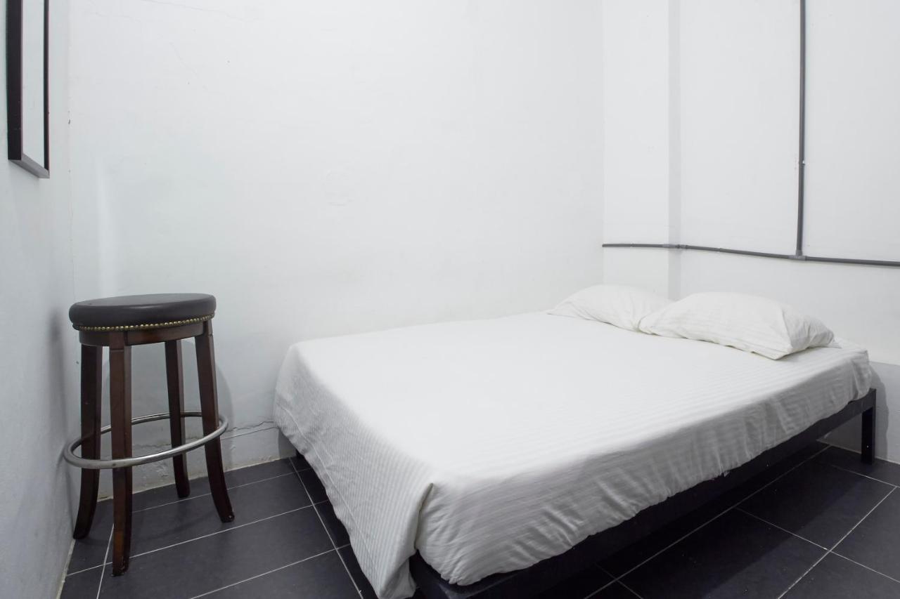 Tonight Hotel Hostel George Town Bagian luar foto